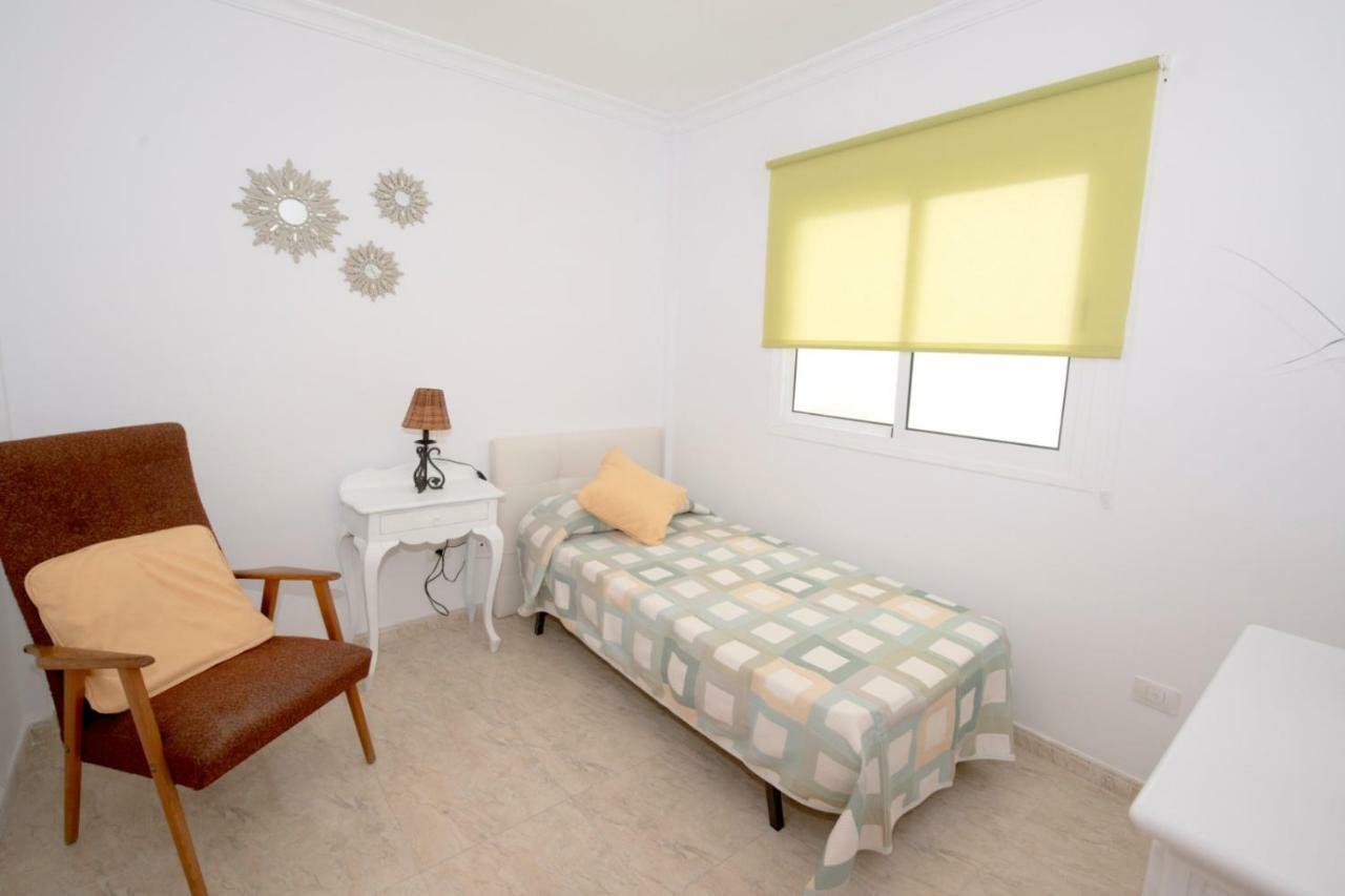 Apartamento "La Casa De La Playa" Con Wifi Y 3 Dormitorios アリナガ エクステリア 写真