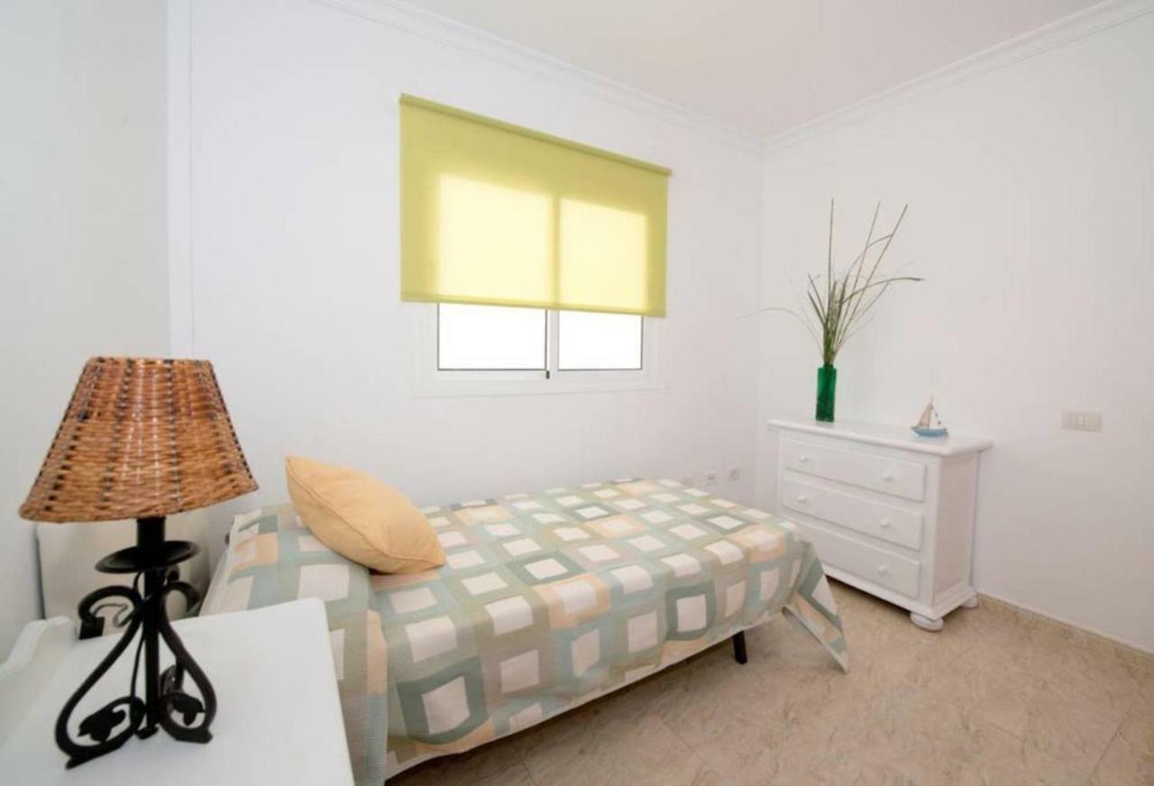 Apartamento "La Casa De La Playa" Con Wifi Y 3 Dormitorios アリナガ エクステリア 写真
