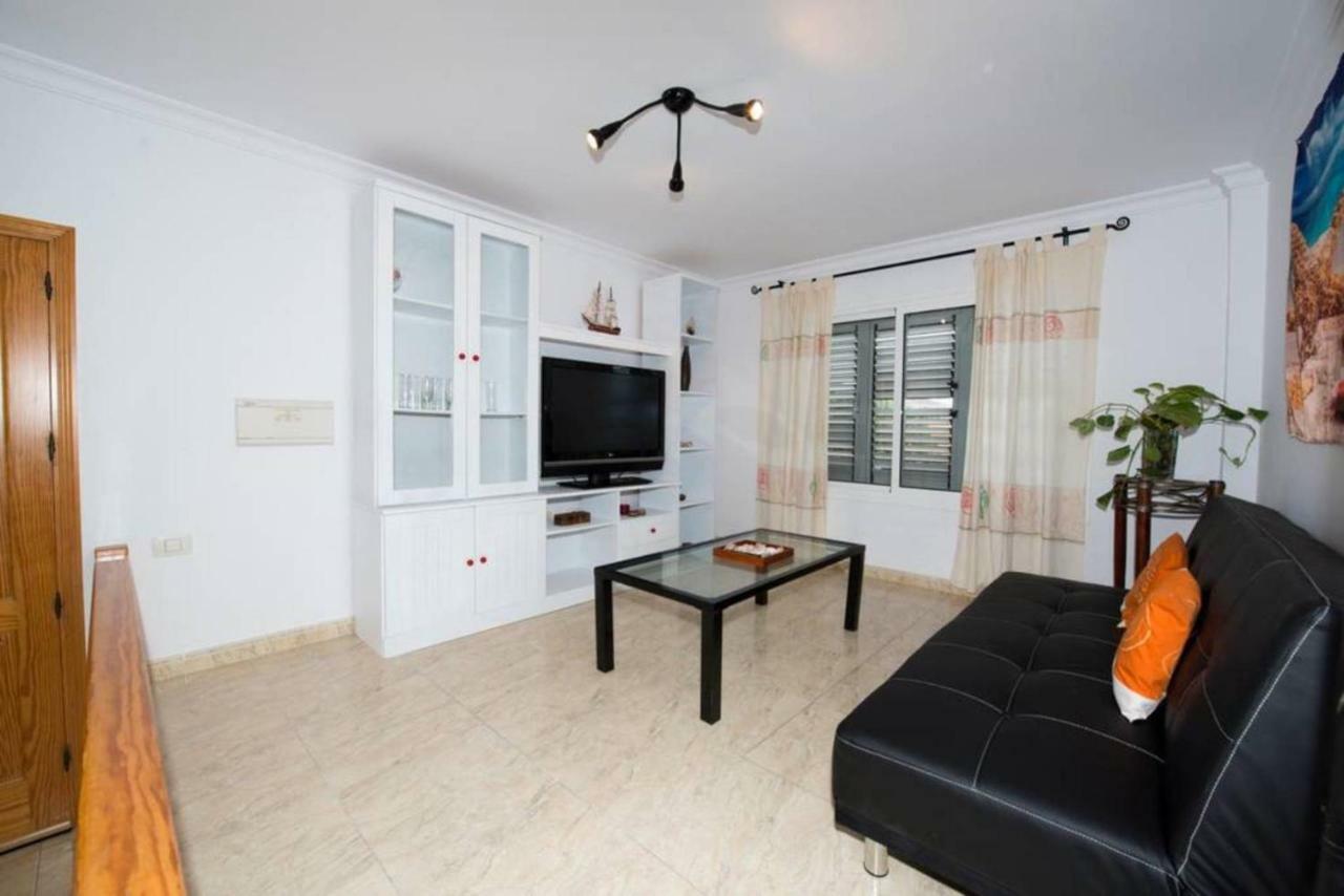Apartamento "La Casa De La Playa" Con Wifi Y 3 Dormitorios アリナガ エクステリア 写真