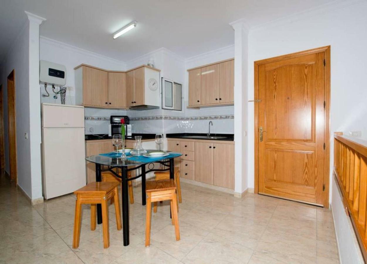 Apartamento "La Casa De La Playa" Con Wifi Y 3 Dormitorios アリナガ エクステリア 写真